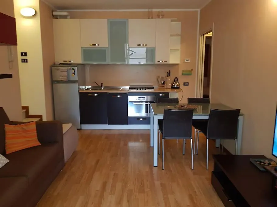 Casa Clusane d'Iseo 2 passi dal lago 0*,  Italia
